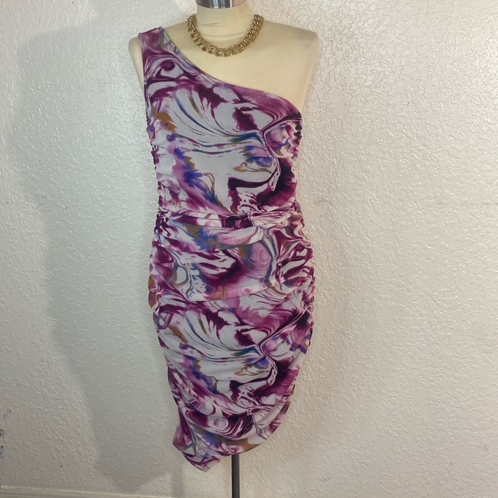 ONE SHOULDER STRAP DRESS